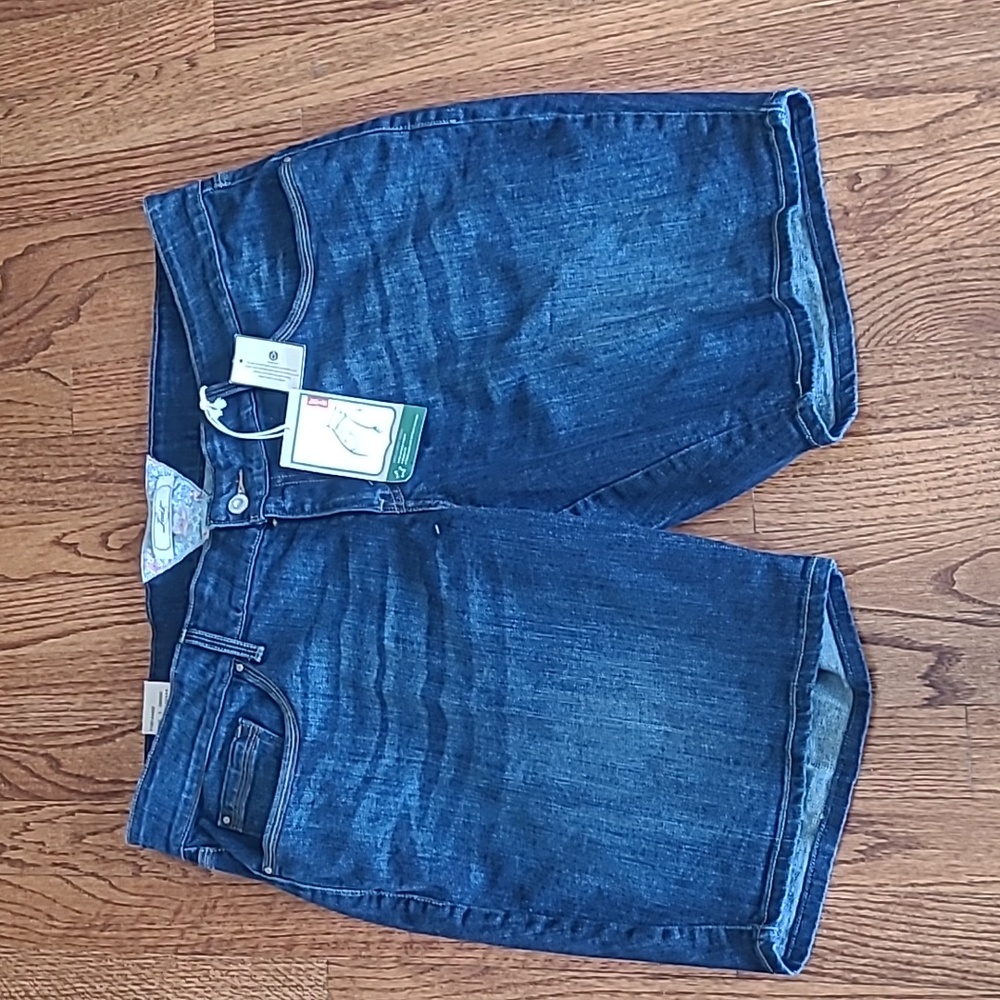 NWT - Levi's #542 Bermuda Denim Shorts Women's Plus Size 20